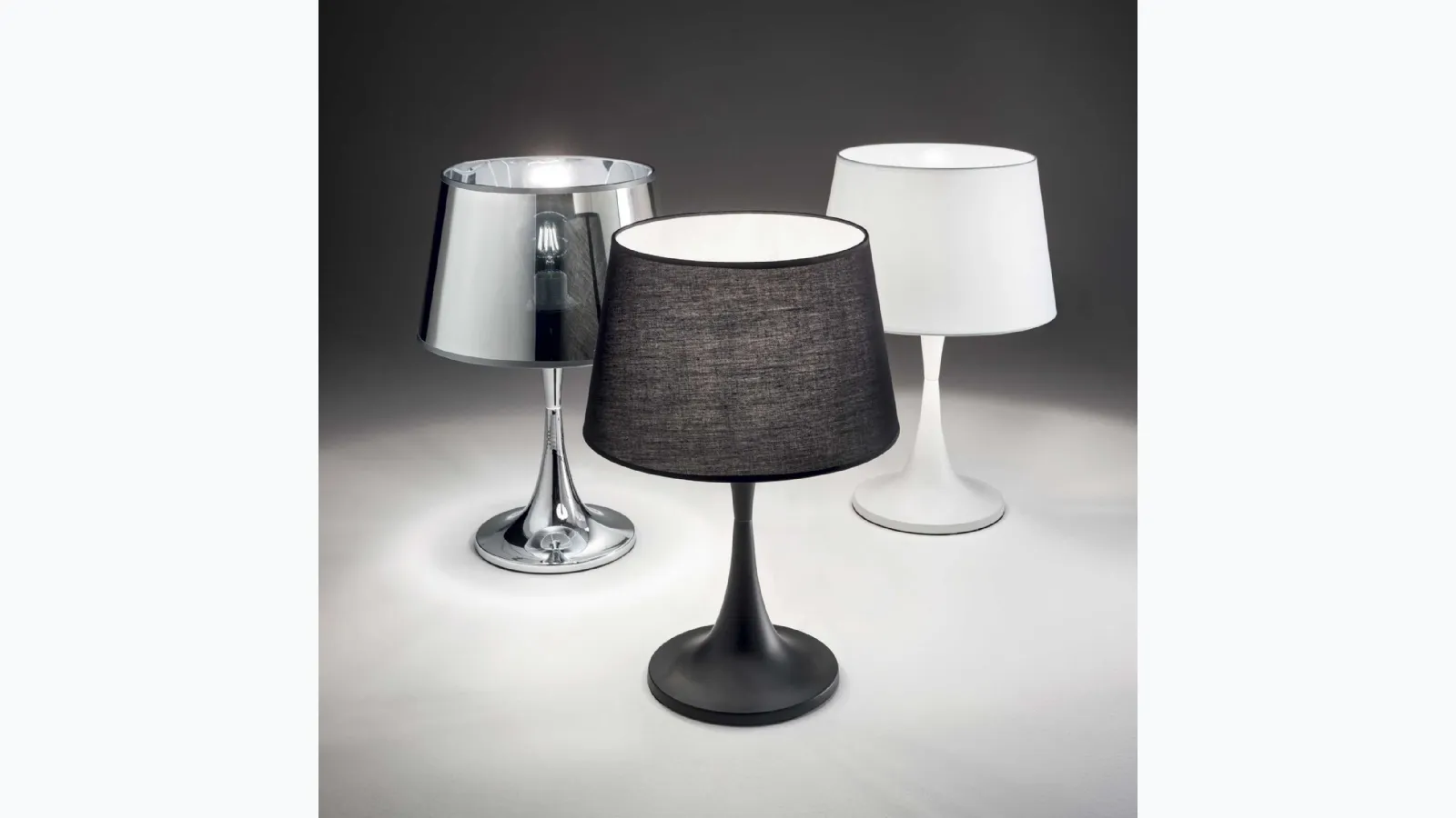 Lampada da tavolo London in metallo con cappello in tessuto o PVC di Ideal Lux