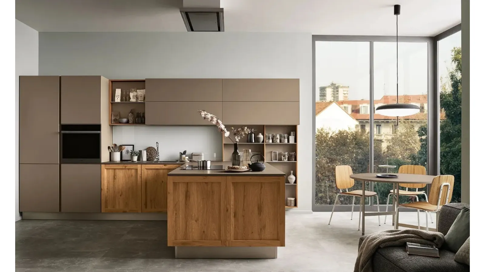 Cucina Milano 06 in Rovere e laccato Marrone di Veneta Cucine