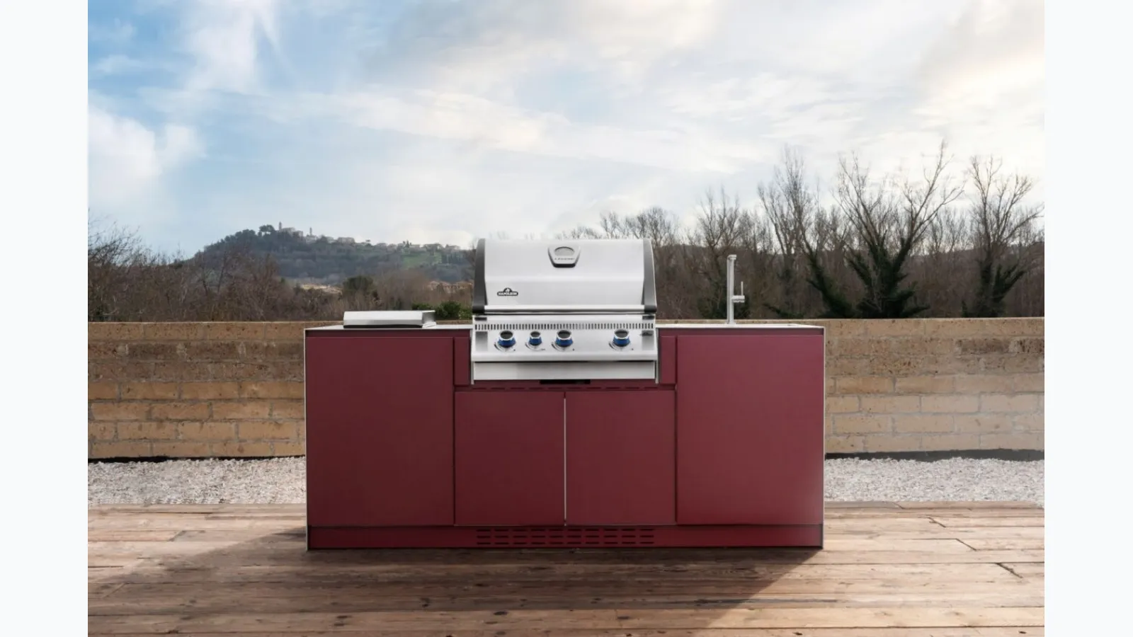 Cucina da esterno Via Nolfi in acciaio inox laccato bordeaux di OF Outdoor kitchens