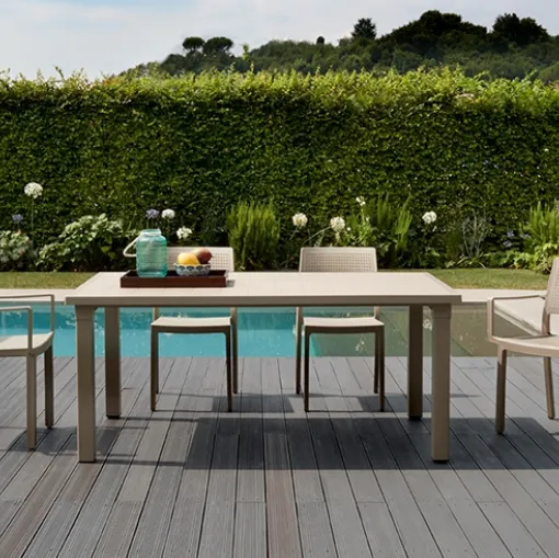 Sedia per outdoor in plastica con o senza braccioli Emi di Scab Design