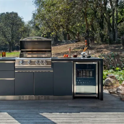 Cucina da esterno Via Nolfi in acciaio inox laccato grigio di OF Outdoor kitchens