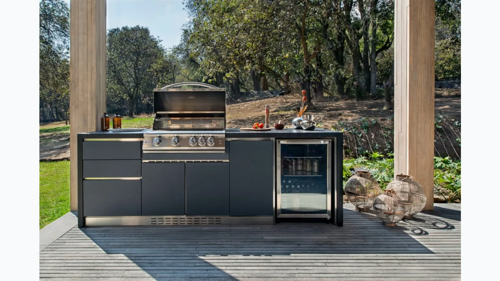 Cucina da esterno Via Nolfi in acciaio inox laccato grigio di OF Outdoor kitchens